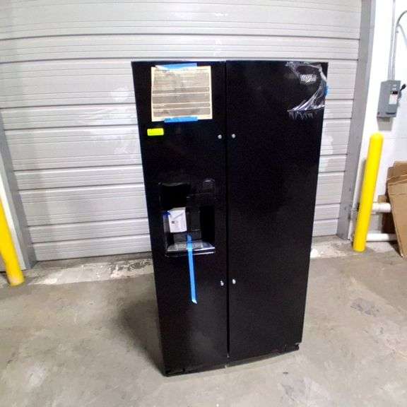 Whirlpool Side-by-Side Refrigerator with In-Door Ice Black