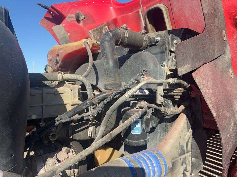 (TITLE) 2011 Freightliner SD Coronado, Title in Hand, Bought it Brand New, DD 13 Detroit Engine, 450Hp, 654,060 miles, Eaton 10 Speed Transmission , AC/Ht work, AM/FM CD, Eaton Fuller Transmission, Power Windows/Locks, 11R 24.5 Tires, 8 Aluminum Rims,191” Wheelbase, Full Lockers, DEF Deleted, Maintenance Records from 1/2/2020 to now see pictures below,Tires are in Good Condition, Cab is in Great Condition, Very Clean Semi,