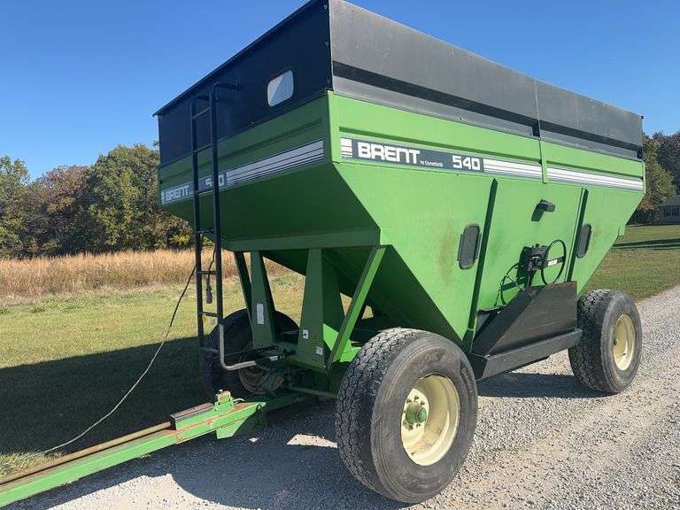 Brent By Unverferth 540 Gravity Wagon, Lights, Surge Brakes, Adjustable Tongue, Chute Light, 425/65R22.5 Rubber On (8) Hole Rims, Consignor States It Sat At The Bin To Catch Grain For The Auger. Heavy Duty Wagon With No Cracks Or Non Factory Welds. Mike Shelton 217 825-7092
