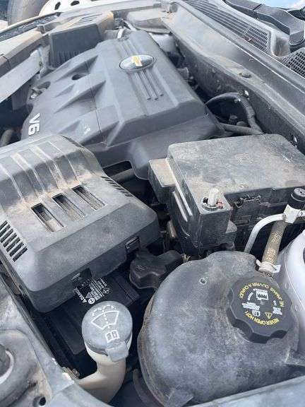 (TITLE) 2010 Chevrolet Equinox LT,Title In Hand, 40% Tread On Firestone 225/65R17 Tires, Rust Free Car, Luggage Rack, Slight Ding On Drivers Door, Passenger Side Rear Door Has Slight Dent, 146,000 Miles, Crack On Front Cowling, V 6 VVT Direct Injection, 3.0 Liter, All Wheel Drive Option , Regularly Serviced