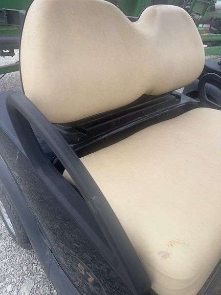 2016 Club Car President, 48 Volt 2023 Batteries, (BELIEVED (1) BATTERY IS BAD) Non Running, Good Upholstery, Good Tires, Sells With Charger