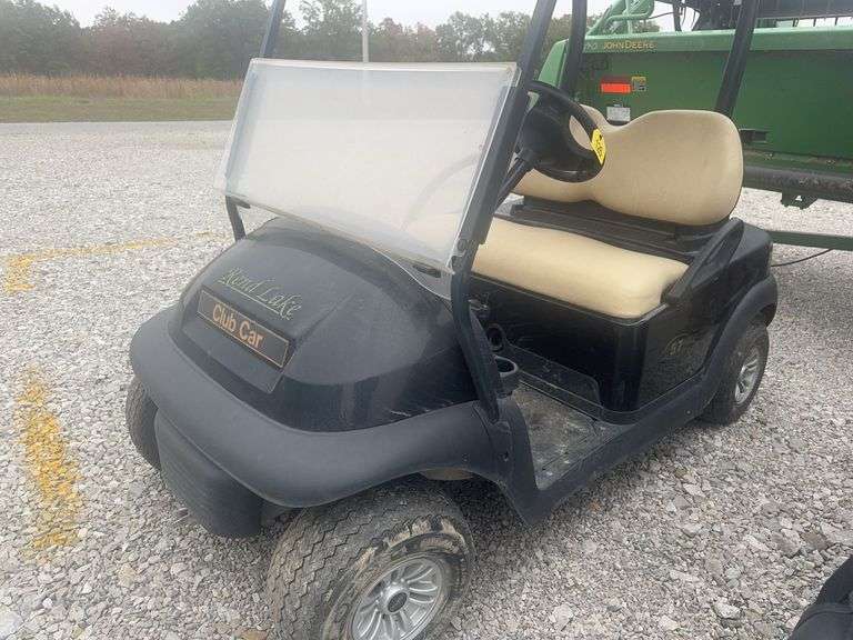 2016 Club Car President, 48 Volt 2023 Batteries, (BELIEVED (1) BATTERY IS BAD) Non Running, Good Upholstery, Good Tires, Sells With Charger