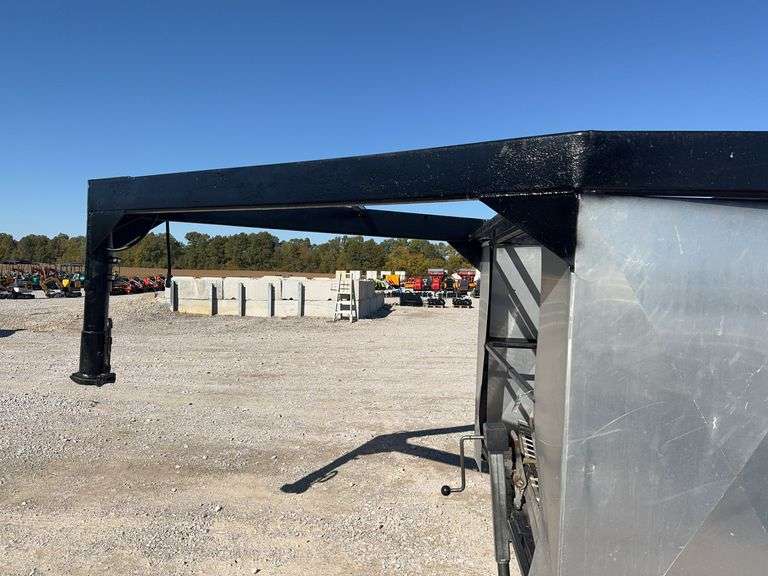 (TITLE) 1992 Shop Built Gooseneck  Car Hauler, 16’ Long, 89” Inside Fenders, 3000# Axels, Excellent   225/75R15 Transmaster Tires, Needs Lights, Aluminum Tool Box, (2) Light Duty Aluminum Ramps