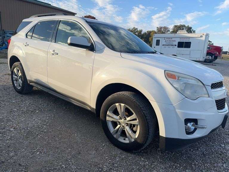 (TITLE) 2010 Chevrolet Equinox LT,Title In Hand, 40% Tread On Firestone 225/65R17 Tires, Rust Free Car, Luggage Rack, Slight Ding On Drivers Door, Passenger Side Rear Door Has Slight Dent, 146,000 Miles, Crack On Front Cowling, V 6 VVT Direct Injection, 3.0 Liter, All Wheel Drive Option , Regularly Serviced