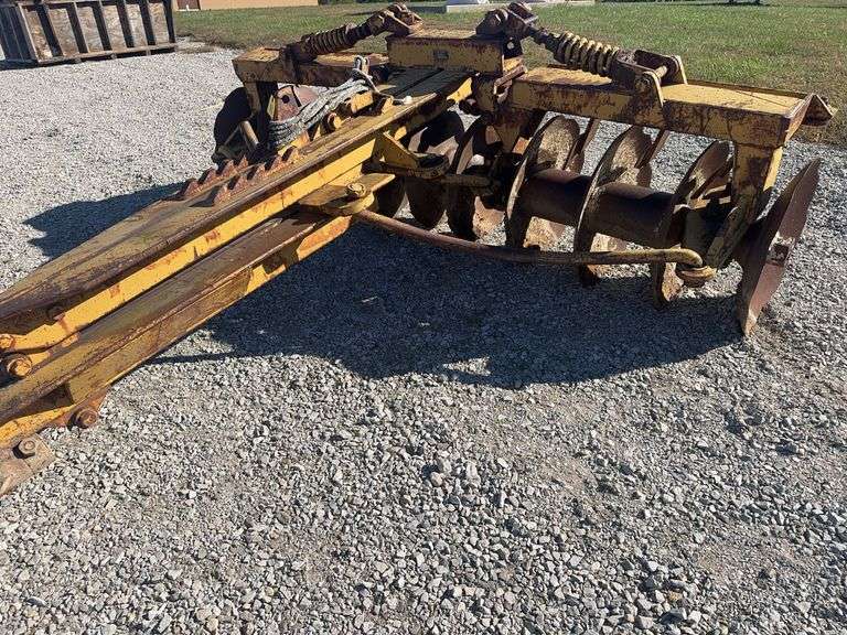 Rome 9’ Single Gang Disc, 26” Notched Blades, Model TMR 20, For Heavy Discing, 12” Spacing, Adjustable Tongue, Blade Scrapers.