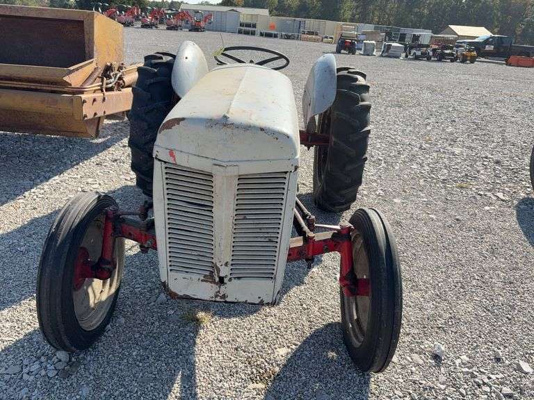 1951 TO 20 Ferguson Tractor, Starts and Runs, Turn Gas On 2 Clicks right w/key 1/2 choke to Start, Tires in Fair Condition, Tires hold Air, 540 PTO, Lifting Arms,