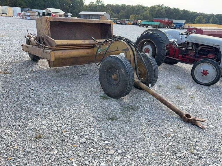 Eversman Earthmover 2 1/2 yd Scraper, Good Cutting Edge, Tires hold Air, Hydraulic Hoses are Cracked, Cylinder on left side shows small leak,