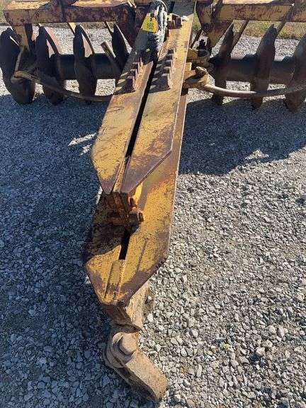 Rome 9’ Single Gang Disc, 26” Notched Blades, Model TMR 20, For Heavy Discing, 12” Spacing, Adjustable Tongue, Blade Scrapers.