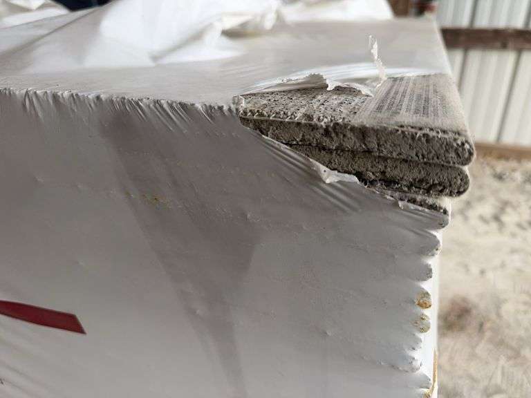 Unused Cement Board W/ Edge Guard,1/2” Thick X 3’ X 5’ (50 )Pieces