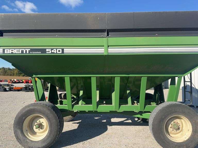 Brent By Unverferth 540 Gravity Wagon, Lights, Surge Brakes, Adjustable Tongue, Chute Light, 425/65R22.5 Rubber On (8) Hole Rims, Consignor States It Sat At The Bin To Catch Grain For The Auger. Heavy Duty Wagon With No Cracks Or Non Factory Welds. Mike Shelton 217 825-7092