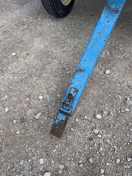 Parker Gravity Wagon, 10 Ton Killbros Gear, Roll Tarp, Very Good GoodYear 275/70R22.5 Tires On Good 6 Hole Rims