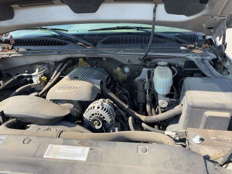 (TITLE) 2005 Chevrolet C2500 HD, 4 Door, 2 Wheel Drive, 140,267 Miles, Automatic, Knapheide Tool Box all Tool Box Doors Need Work, Rust on Lower Panels on Side of Truck, Bottom Sides of Tool Box Have Rust, Tires are Worn, Cloth Interior, Hole in Driver Seat, AC/Heat unknown Condition Vent selector Switch doesn’t Work, AM/FM/CD, No Backseat, Power Windows and Locks, Cruise Control,