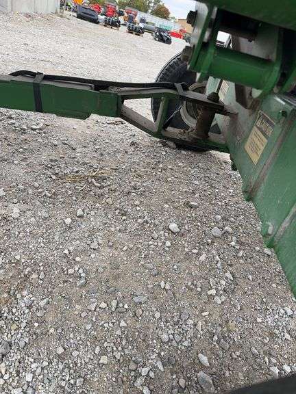 Unverferth Header Transport, Good Tires, Straight and Excellent General Appearance,  Came In With Lot 67,  John Deere 35’ Head.