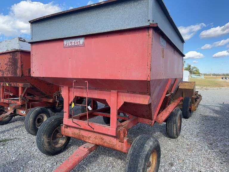 Ficklin Gravity Wagon, P & H Gear with 11L-15 Tires, Pulled To The Auction