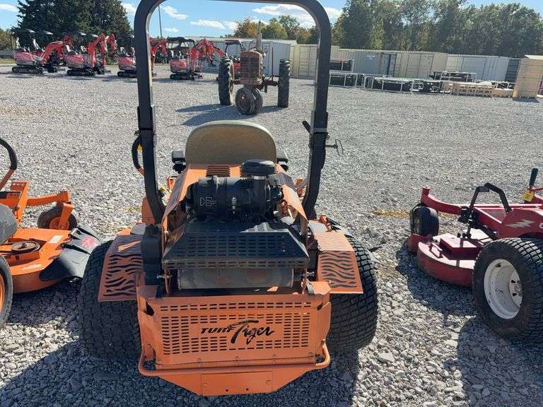 Scag Turf Tiger, Liquid Cooled, Kawasaki Gas Engine, 820 Engine Hours, 61” Deck, Deck has been repainted, Starts and Runs,