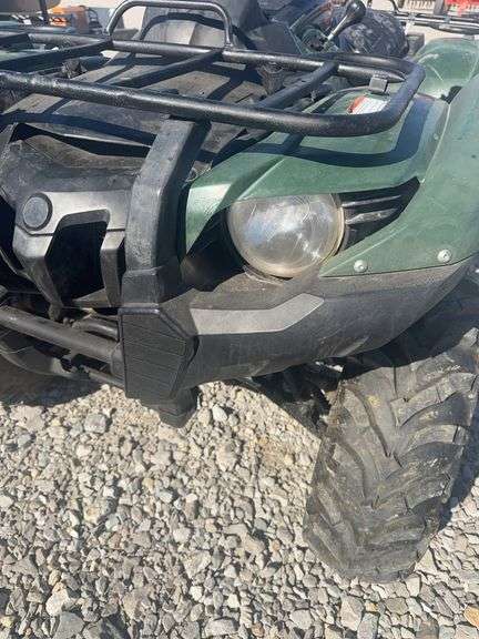Yamaha Grizzly 700 CC  4 Wheeler,  Starts And Runs, 329 Hours, Seat Is Worn, 4 WD, Front And Rear Luggage Rack, Excellent Tires.