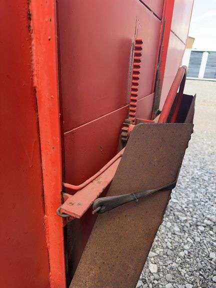 Gravity Wagon,  Unknown Manufacturer, Repainted, 11L-15 Tires, Pulled To The Auction