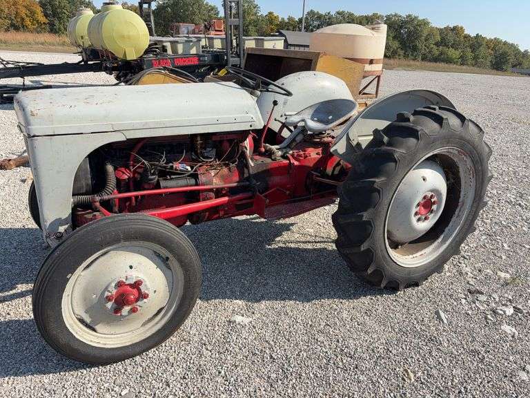 1951 TO 20 Ferguson Tractor, Starts and Runs, Turn Gas On 2 Clicks right w/key 1/2 choke to Start, Tires in Fair Condition, Tires hold Air, 540 PTO, Lifting Arms,