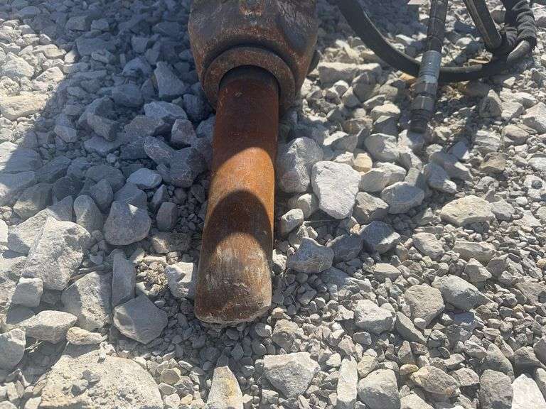 Skid Steer Hydraulic Breaker, Model 204-8951, 750 Ft Lbs, Standard Flow, Chisel Point, Owner Reports It Needs Rebuilt