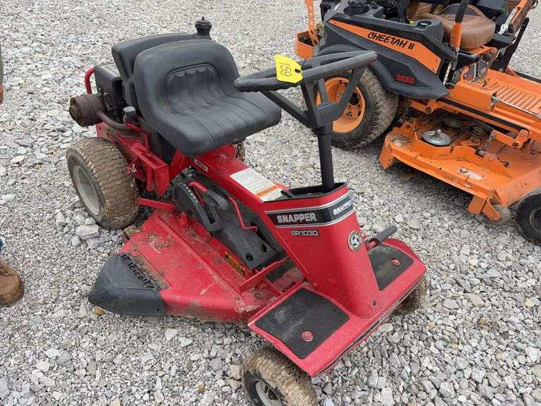 Snapper SR1030 Mid Mount 30” Deck, Briggs & Stratton 10hp engine,