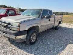 (TITLE) 2005 Chevrolet C2500 HD, 4 Door, 2 Wheel Drive, 140,267 Miles, Automatic, Knapheide Tool Box all Tool Box Doors Need Work, Rust on Lower Panels on Side of Truck, Bottom Sides of Tool Box Have Rust, Tires are Worn, Cloth Interior, Hole in Driver Seat, AC/Heat unknown Condition Vent selector Switch doesn’t Work, AM/FM/CD, No Backseat, Power Windows and Locks, Cruise Control,