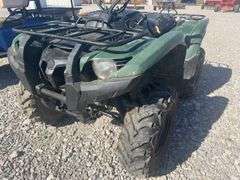 Yamaha Grizzly 700 CC  4 Wheeler,  Starts And Runs, 329 Hours, Seat Is Worn, 4 WD, Front And Rear Luggage Rack, Excellent Tires.