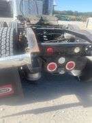 (TITLE) State of Arkansas Title; 2009 Freightliner FLD 120 SD Road Tractor,225”Wheel Base, 3.91 Gear Ratio, Electric Mirrors, Cruise Control, Tractor ABS Light On, Windshield Is Cracked, Starts And Runs With No Issues,DM 460 LA Mercedes Diesel Engine, Inline 6 Cylinder, 366,XXX Miles( Odometer And ECM Match On Mileage) Dual Line  Wet Kit, New 11R 24.5 Tires, (8) Aluminum Rims, Air Slide 5 th Wheel, Eaton 10 Speed, New Air Lines And Dryer, Nice Pre DEF Truck