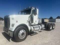 (TITLE) State of Arkansas Title; 2009 Freightliner FLD 120 SD Road Tractor,225”Wheel Base, 3.91 Gear Ratio, Electric Mirrors, Cruise Control, Tractor ABS Light On, Windshield Is Cracked, Starts And Runs With No Issues,DM 460 LA Mercedes Diesel Engine, Inline 6 Cylinder, 366,XXX Miles( Odometer And ECM Match On Mileage) Dual Line  Wet Kit, New 11R 24.5 Tires, (8) Aluminum Rims, Air Slide 5 th Wheel, Eaton 10 Speed, New Air Lines And Dryer, Nice Pre DEF Truck