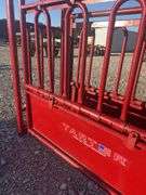 Tarter Cattle Squeeze Chute, Steel Floor, Upper Access Slam Shut Bars, Automatic Head Catch, Rear Drop Gate,