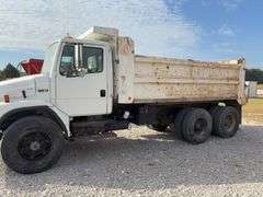 (TITLE) 1993 Freightliner Dump Truck FL 80, Title in Hand, Allison Auto Shift, Cummins Diesel 8.3, Automatic, Starts and Runs driven to Auction Yard, Rebuilt Hoist Cylinder 2024, Brake Work Done 2025, No A/C, Odometer does not work, Hood is Cracked, hole In Dump Bed , Idles Smooth, 22.5 Deep Tread Rears, Air Ride, Some Motor Work, Sleeves/Cylinder, Injectors And Pump Rebuilt, Air Leak under Dash, Former City Truck.