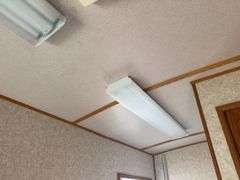 (TITLE) Auction Clerking Trailer, 2000 Model, Star Fire, Clerking Window/ Counter On Both Sides, Air Conditioner Needs Work, Lights Work,Bathroom And Propane Furnace, Storage Cabinets, Clean Low Mile Trailer. Good Tires, No Water Leak Marks On Ceiling, Electric Jack, 2 5/16 “ Ball Hitch