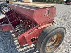 International 510 Drill, 18 Flute  X  7” spacing, Marking Tires in Good Condition, Hydraulic Lift Cylinder, Inside of Box is Clean,