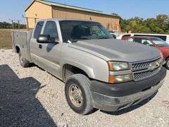 (TITLE) 2005 Chevrolet C2500 HD, 4 Door, 2 Wheel Drive, 140,267 Miles, Automatic, Knapheide Tool Box all Tool Box Doors Need Work, Rust on Lower Panels on Side of Truck, Bottom Sides of Tool Box Have Rust, Tires are Worn, Cloth Interior, Hole in Driver Seat, AC/Heat unknown Condition Vent selector Switch doesn’t Work, AM/FM/CD, No Backseat, Power Windows and Locks, Cruise Control,