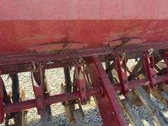 International 510 Drill, 18 Flute  X  7” spacing, Marking Tires in Good Condition, Hydraulic Lift Cylinder, Inside of Box is Clean,