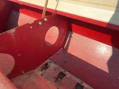 International 510 Drill, 18 Flute  X  7” spacing, Marking Tires in Good Condition, Hydraulic Lift Cylinder, Inside of Box is Clean,