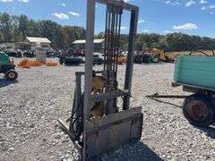 Fork lift Attachment, Skid Steer Quick Attach, Hydraulic Post Hole Diggers, No Auger Bits, Capable of Digging 14’deep,m