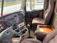 (TITLE) 2011 Freightliner SD Coronado, Title in Hand, Bought it Brand New, DD 13 Detroit Engine, 450Hp, 654,060 miles, Eaton 10 Speed Transmission , AC/Ht work, AM/FM CD, Eaton Fuller Transmission, Power Windows/Locks, 11R 24.5 Tires, 8 Aluminum Rims,191” Wheelbase, Full Lockers, DEF Deleted, Maintenance Records from 1/2/2020 to now see pictures below,Tires are in Good Condition, Cab is in Great Condition, Very Clean Semi,