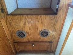 (TITLE) Auction Clerking Trailer, 2000 Model, Star Fire, Clerking Window/ Counter On Both Sides, Air Conditioner Needs Work, Lights Work,Bathroom And Propane Furnace, Storage Cabinets, Clean Low Mile Trailer. Good Tires, No Water Leak Marks On Ceiling, Electric Jack, 2 5/16 “ Ball Hitch