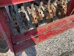 International 510 Drill, 18 Flute  X  7” spacing, Marking Tires in Good Condition, Hydraulic Lift Cylinder, Inside of Box is Clean,