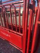 Tarter Cattle Squeeze Chute, Steel Floor, Upper Access Slam Shut Bars, Automatic Head Catch, Rear Drop Gate,