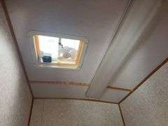 (TITLE) Auction Clerking Trailer, 2000 Model, Star Fire, Clerking Window/ Counter On Both Sides, Air Conditioner Needs Work, Lights Work,Bathroom And Propane Furnace, Storage Cabinets, Clean Low Mile Trailer. Good Tires, No Water Leak Marks On Ceiling, Electric Jack, 2 5/16 “ Ball Hitch