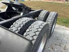 (TITLE) 2011 Freightliner SD Coronado, Title in Hand, Bought it Brand New, DD 13 Detroit Engine, 450Hp, 654,060 miles, Eaton 10 Speed Transmission , AC/Ht work, AM/FM CD, Eaton Fuller Transmission, Power Windows/Locks, 11R 24.5 Tires, 8 Aluminum Rims,191” Wheelbase, Full Lockers, DEF Deleted, Maintenance Records from 1/2/2020 to now see pictures below,Tires are in Good Condition, Cab is in Great Condition, Very Clean Semi,