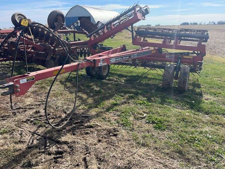 Unverferth Rolling Harrow 220, 26’ Wide, Good Spikes and Good Baskets, Tires in Pretty Good Condition only Slight Cracks, Nice Piece