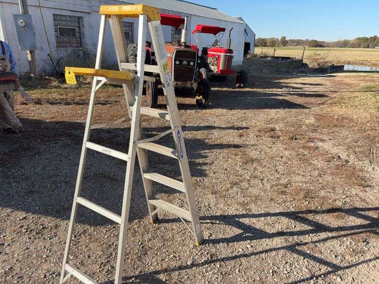 6’ Aluminum Step Ladder, Good Rails and Steps,