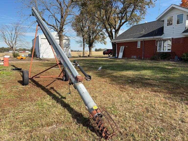 Hutchinson 32’ Long x 8” Dia.  Grain Auger, 540 PTO, Tires Hold Air,
