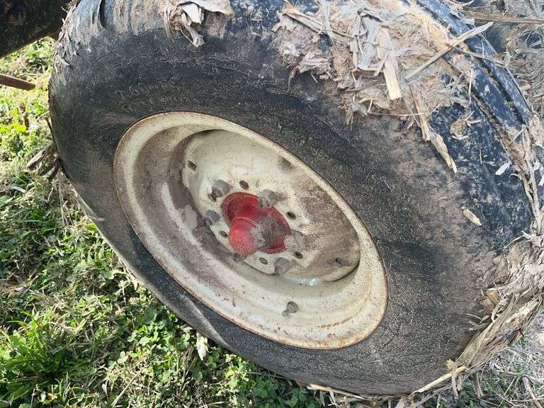 Unverferth Rolling Harrow 220, 26’ Wide, Good Spikes and Good Baskets, Tires in Pretty Good Condition only Slight Cracks, Nice Piece