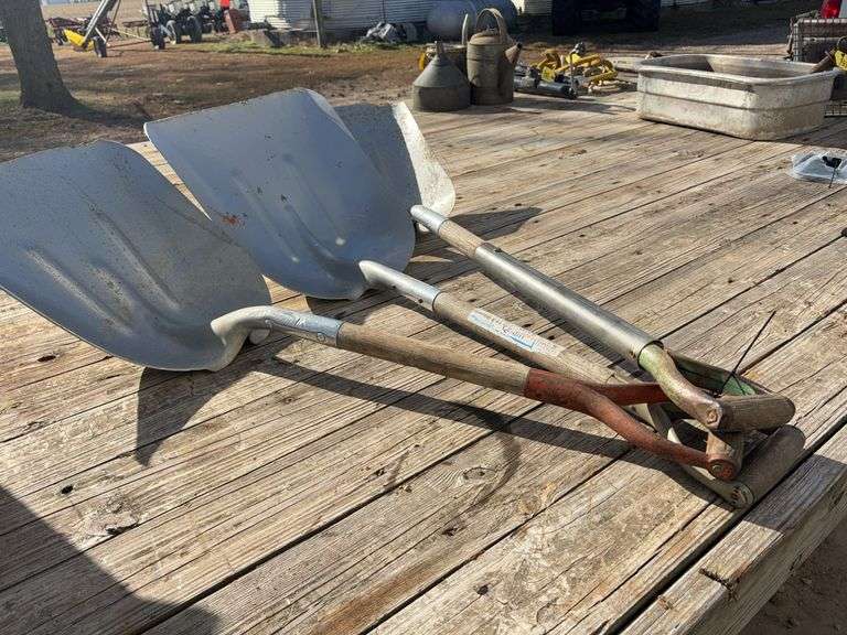 (3) Aluminum Scoop Shovels Wood Handles, (2) #14   (1) #12