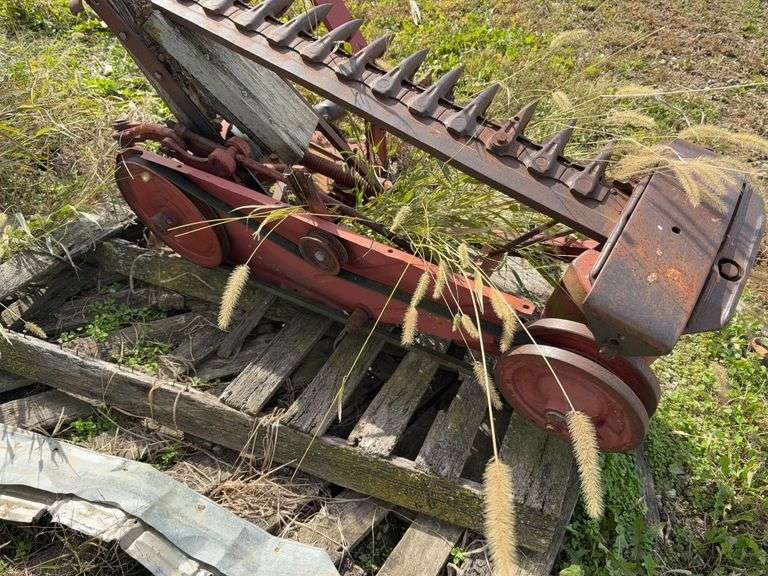 IH 1300 3 Pt Sickle Mower, 9’ Bar, 540 PTO, Sections Are Worn
