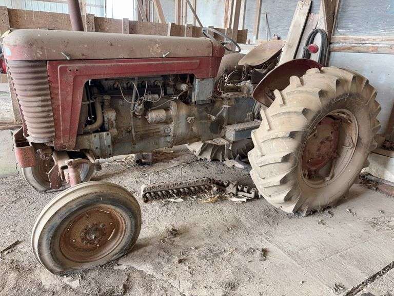 Massey Ferguson 85, Serial # RGM802322, Parts or Project, Front Tires Dry Rotted, Back Tires Hold Air, Wide Front, 540 PTO, 3 pt Hitch, 1 set remotes,