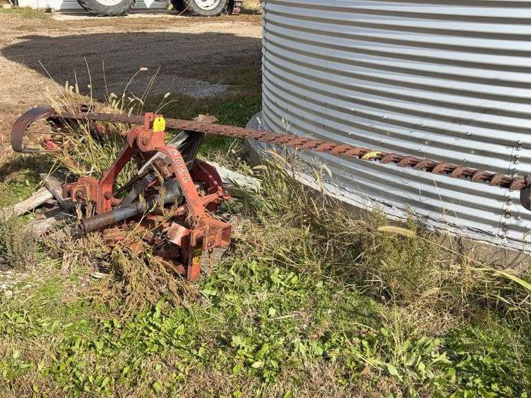 IH 1300 3 Pt Sickle Mower, 9’ Bar, 540 PTO, Sections Are Worn